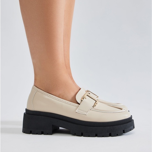 NWOB🔥Worth My Time Platform Heels🔥 - Picture 3 of 5